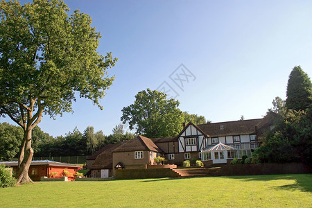 图多之家温室横梁房地产草地英语财产树木花园住宅背景图片