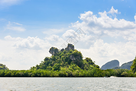 Khao Ma Chu岛蓝色石灰石景点群岛热带娱乐海洋运输船只游客背景图片
