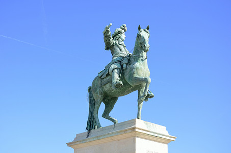 马雕塑像路易第14号神像遗产马术地标网站城市国王建筑雕像马背城堡背景