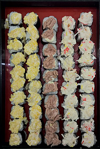 色味俱佳寿司多色寿司艺术饮食美味石头香蕉鱼片文化盘子咖啡蔬菜背景