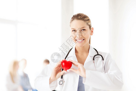 心脏移植具有心脏的女医生脉冲援助诊断女士攻击有氧运动护理人员心脏病学生活家庭背景