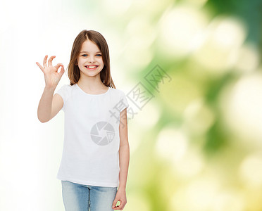 儿童t恤衫生态快乐的高清图片