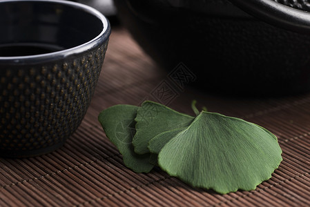 鸡果茶医药箱树叶疗法花草银杏叶专注药物福利银杏树能力背景图片