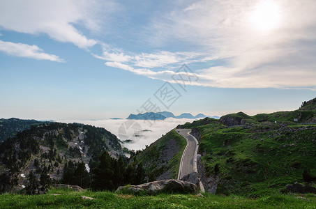 皮埃尔圣马丁皮雷内斯大西洋 阿克维塔尼 弗朗西云杉爬坡风景全景公园山脉顶峰晴天农村树木图片