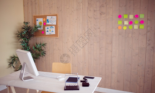创意办公室 配有冷酷木木板板设计木板桌子专业屏幕技术电子老鼠风暴电脑背景图片