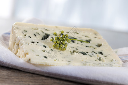 蓝纹奶酪罗克福特软蓝色法国奶酪美食芝士干酪食物三角形羊乳模具饮食乳制品水平背景