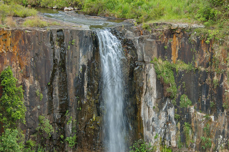 汉德克斯昆斯特瀑布上游绿色叶子悬崖旅游游客树木岩石风景自然保护区石头背景