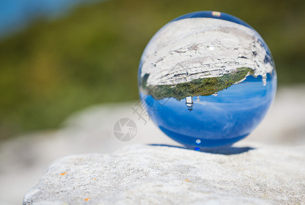 科西多自然玻璃球高清图片