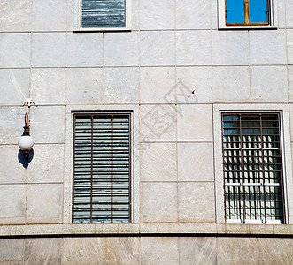 欧洲的意大利米兰古老建筑和威尼斯盲墙房子历史性国家快门建筑学玻璃阳台历史框架窗户图片