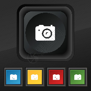 数字摄影相机图标符号 在黑色纹理上为您设计一套5个彩色 时髦的按钮 矢量标签插图气泡镜片照片质量闪光摄影师创造力背景图片