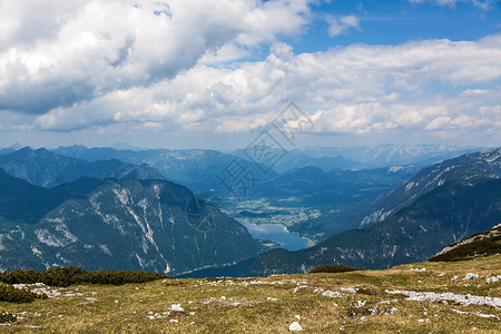 湖 Halstatt土地平台岩石山脉螺旋远足高清图片