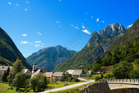小村庄和朱利安阿尔卑斯山     斯洛文尼亚高清图片