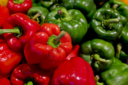 绿色和红色 天然背状的彩色胡椒农业橙子收成水果蔬菜市场香料食物营养味道背景图片