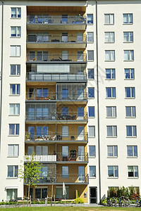 公寓区阳台都市住宅小区住宅标志房屋灯光条件路灯天空背景图片