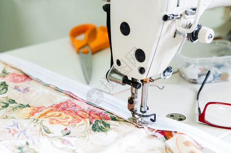 缝纫机和制造厂闭合机器高清图片素材