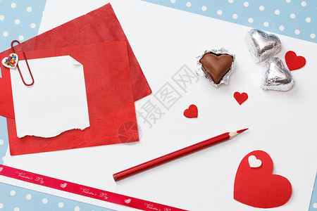 情人节情人节的爱情信息 未完成床单礼物蓝色巧克力铅笔红色圆点笔记卡片办公室背景图片