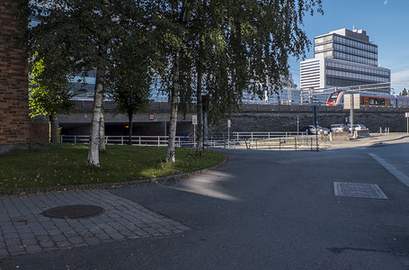 拉格特Landskap i 由玻璃建筑学供应商都市交通背景