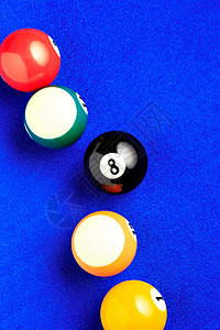 蓝色桌球桌上的Billiard球竞赛数字黑色爱好运动乐趣水池圆形游戏成功背景图片