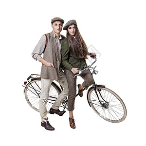 骑旧车的情侣女性女士成人套装乡村运输男人夫妻车辆自行车背景图片