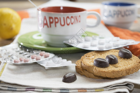 卡卡布奇诺和泡泡药丸治愈早餐预防减肥观察者均衡巧克力药品饮食水疱背景图片