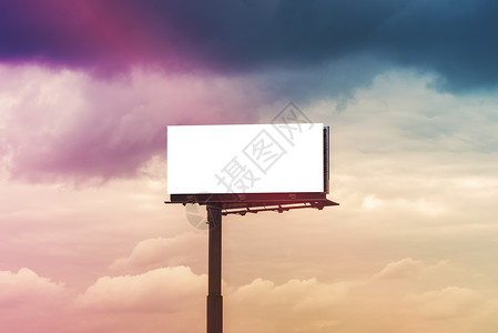 空白的户外广告  防止云天  广告牌天空木板小样商业宣传白色多云公告营销广告背景图片