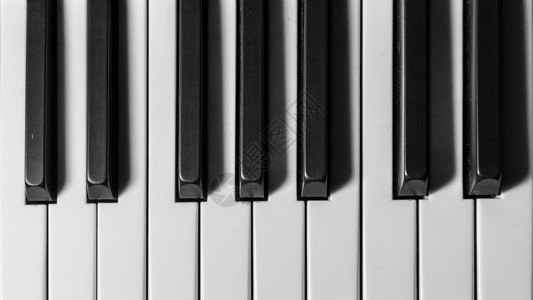 钢琴白色剧院展示黑色背景图片
