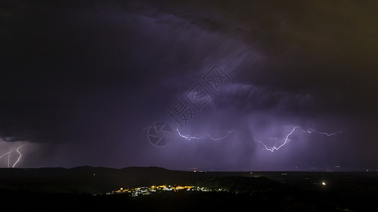 阿玛雷拉托雷塔射线天空背景