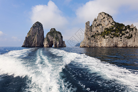 卡普里岛的法拉格里奥海浪地标天际旅行岩石背景图片