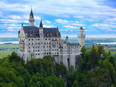 巴伐利亚阿尔卑斯山的纽施旺斯坦城堡高清图片