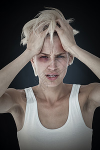 忧伤的金发女人的复合形象 头痛 头痛冲击计算机插图留恋金发女郎鬼脸悲哀苦难女士痛苦背景图片
