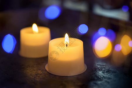蜡烛和灯光背景图片