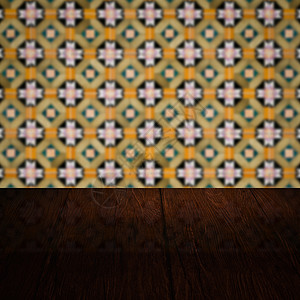 木桌顶壁和模糊的旧式瓷瓷瓷瓷砖墙桌子架子房间广告正方形马赛克嘲笑厨房制品木头背景图片
