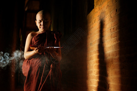 佛教新教徒学习高清图片