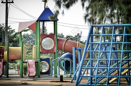 多彩多彩的儿童游乐场闲暇乐趣院子教育公园操场游戏玩具塑料地面背景图片