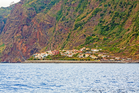 贾迪姆多马尔 马德拉村庄假期支撑教会海岸线旅行海岸爬坡海洋背景图片