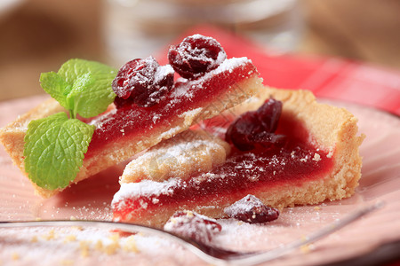 果酱水果覆盆子馅饼盘子蛋糕糕点红色地壳食物甜点背景图片