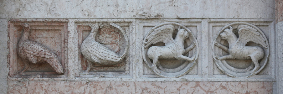 在意大利帕尔马的浸礼会外 一些大理石中世纪堡区被解脱的详细情况建筑学古董建筑雕塑旅行数字神话消费水平历史背景图片