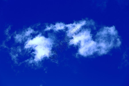 雨后天白色臭氧天堂天气天空气候宗教多云气氛蓝色背景图片