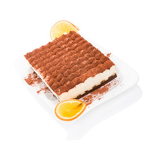 美味的蒂拉米苏甜点 孤立在白色高清图片
