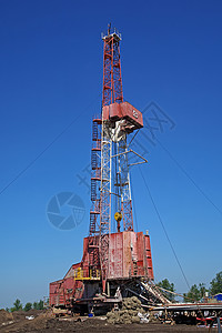 石油钻井机 石油工业设备天空钻头机器平台技术蓝色燃料萃取勘探钻机背景图片