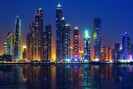 夜视迪拜背景图片