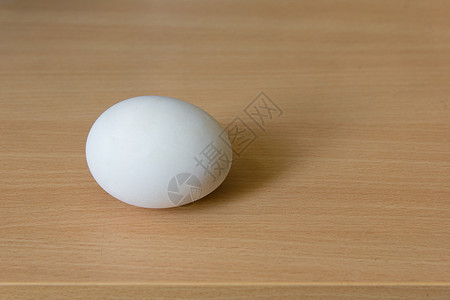 鸭蛋美食黄色食物白色鸭子农场棕色蛋壳背景图片