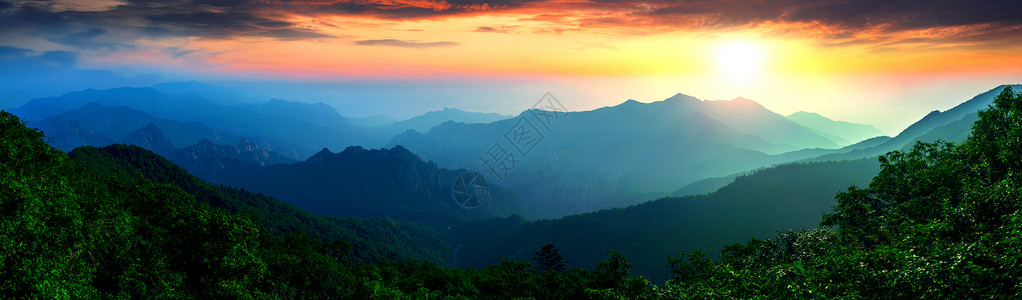 蔚山Seoraksan国家公园 南朝鲜最好的山峰悬崖异国情调旅行晴天石头全景地标天气松树背景