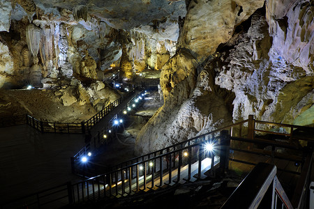 越南韩英洞天堂洞穴 Quang Binh 越南旅行 遗产场景楼梯印象国家石灰石石笋石头游客钟乳石洞穴学背景