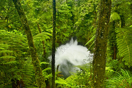 图提亚瀑布背景图片
