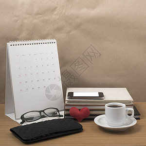 桌面 带电话的咖啡 书本堆叠 wallet heart 眼镜商业桌子文档电脑日历笔记空白记事本职场木头背景