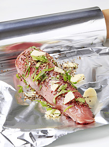 季节性小林腰部食物铝箔美食鱼片香菜胡椒猪肉食材蔬菜背景图片
