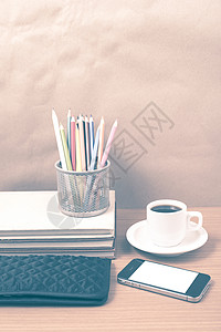 加v素材办公桌 咖啡加电话 书本堆叠 wallet 彩色盒子v日历桌子木头文档杯子电脑办公室笔记笔记本桌面背景