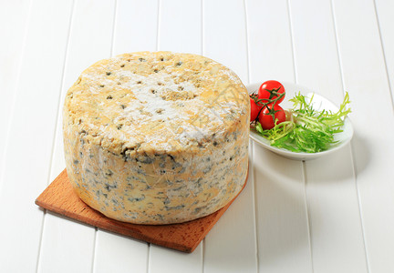 蓝奶酪轮美食奶制品食物青筋车轮羊乳模具美味背景图片