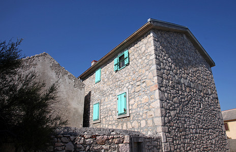 传统的达尔马石石房高清图片